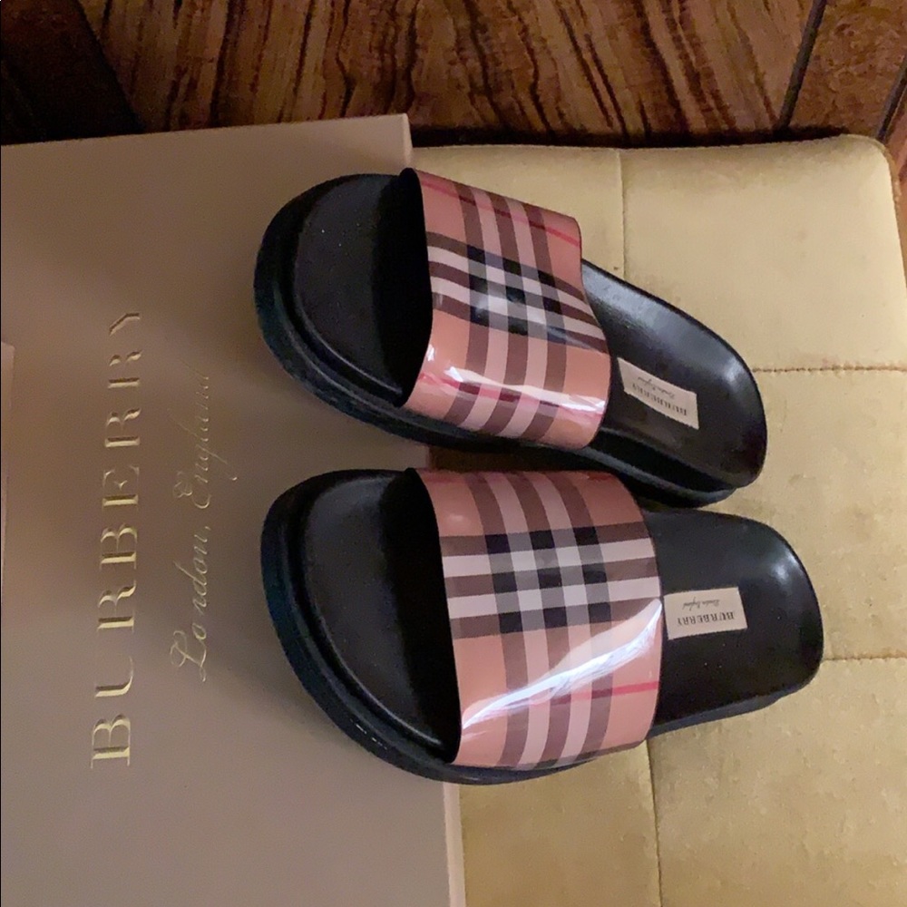 Burberry Slides - Picture 2 of 5